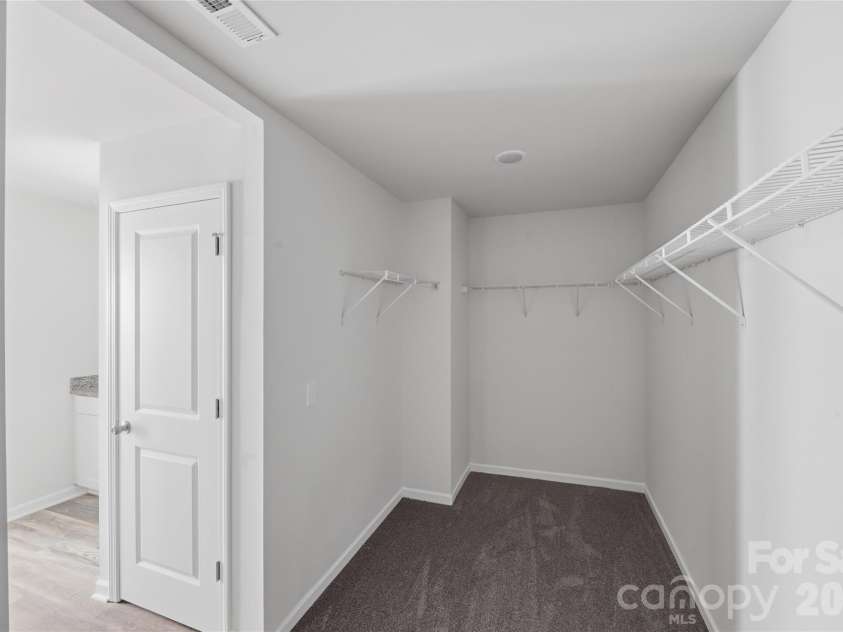 5145 Mark Drive, Hickory, NC 28601.  MLS# CAR4373646, YatesRealty ID 19102. 