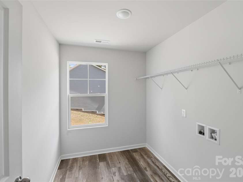 5145 Mark Drive, Hickory, NC 28601.  MLS# CAR4373646, YatesRealty ID 19102. 