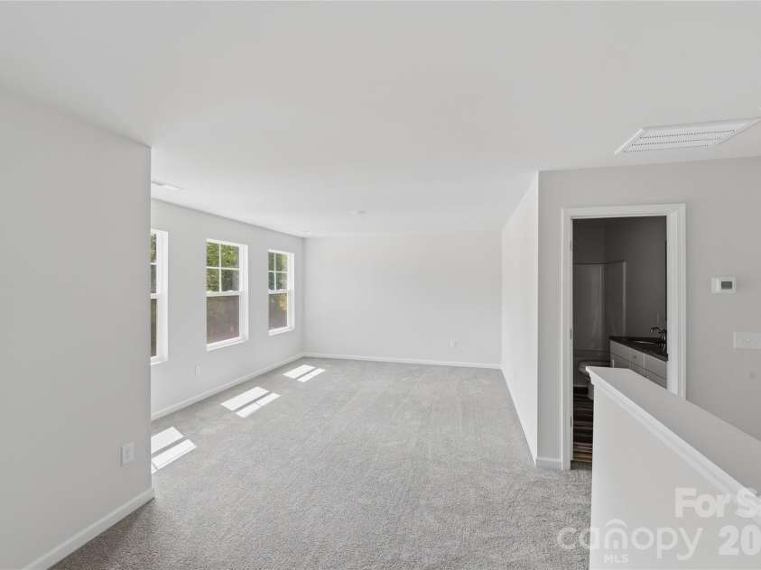 5145 Mark Drive, Hickory, NC 28601.  MLS# CAR4373646, YatesRealty ID 19102. 
