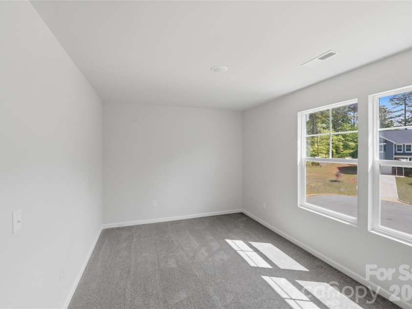5145 Mark Drive, Hickory, NC 28601.  MLS# CAR4373646, YatesRealty ID 19102. 
