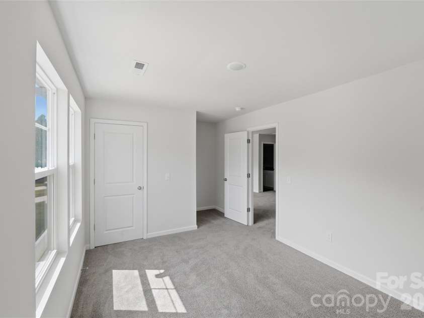 5145 Mark Drive, Hickory, NC 28601.  MLS# CAR4373646, YatesRealty ID 19102. 