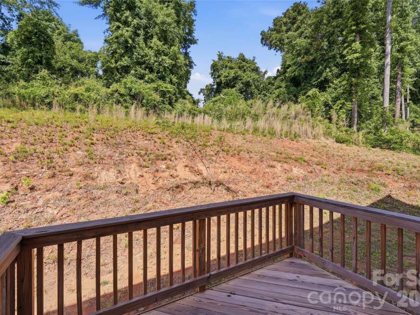 5145 Mark Drive, Hickory, NC 28601.  MLS# CAR4373646, YatesRealty ID 19102. 