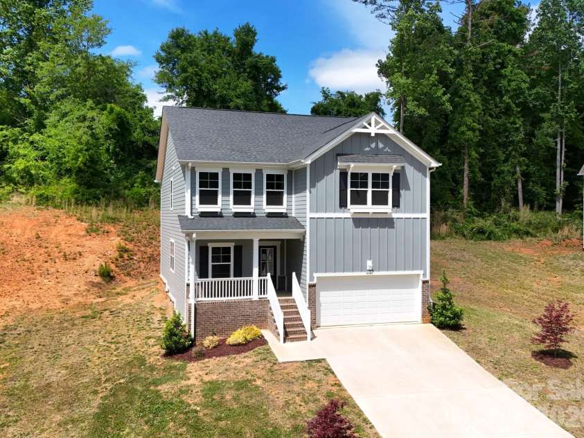 5145 Mark Drive, Hickory, NC 28601.  MLS# CAR4373646, YatesRealty ID 19102. 