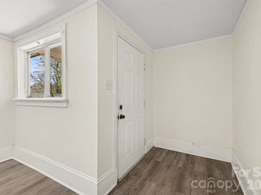 1210 Grady Street, Salisbury, NC 28144.  MLS# CAR4362378, YatesRealty ID 19103. Entryway