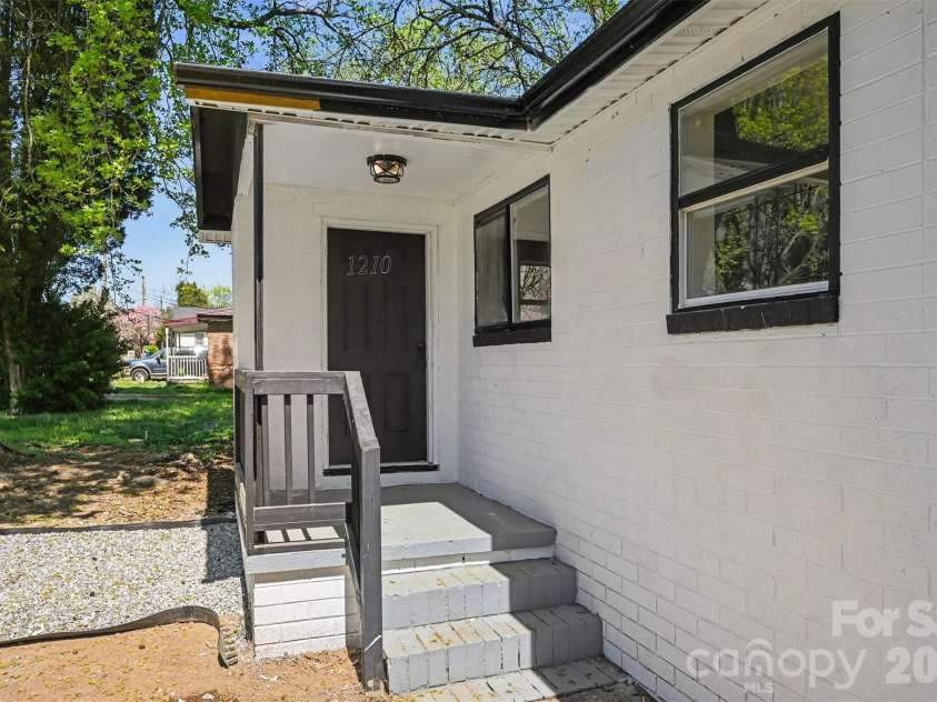 1210 Grady Street, Salisbury, NC 28144.  MLS# CAR4362378, YatesRealty ID 19103. Front Walkway