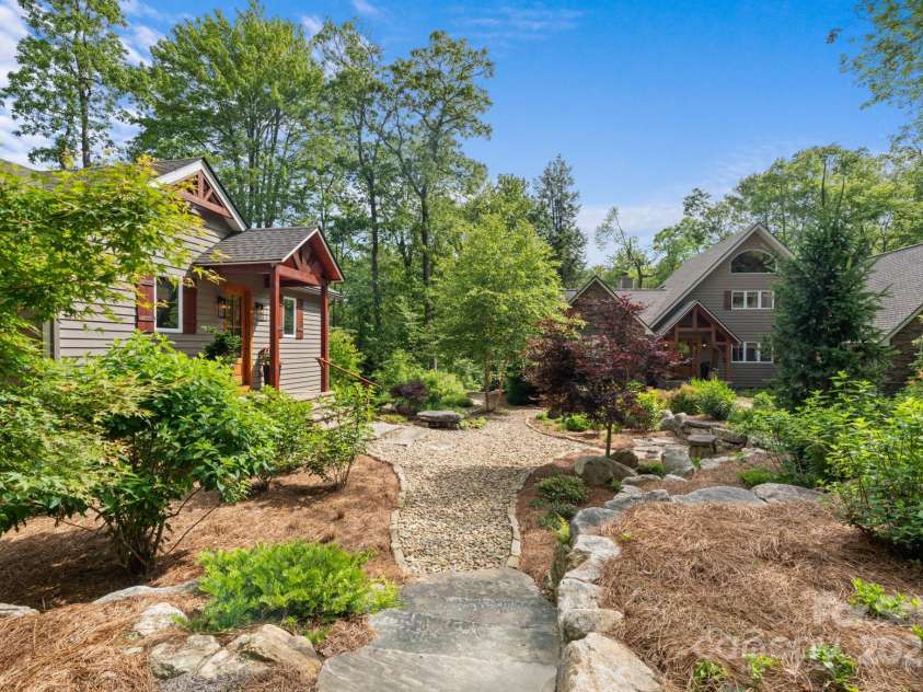 891 Crescent Trail, Highlands, NC 28741.  MLS# CAR4270133, YatesRealty ID 19103. Gardens