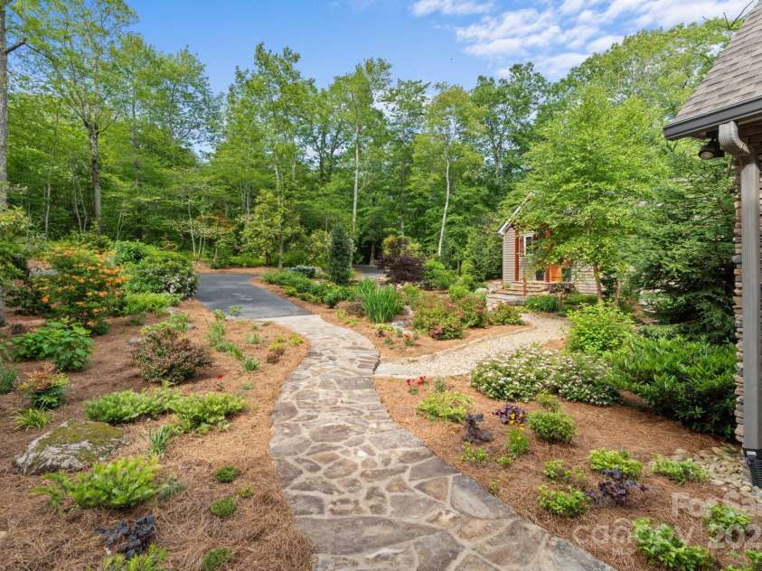 891 Crescent Trail, Highlands, NC 28741.  MLS# CAR4270133, YatesRealty ID 19103. Gardens