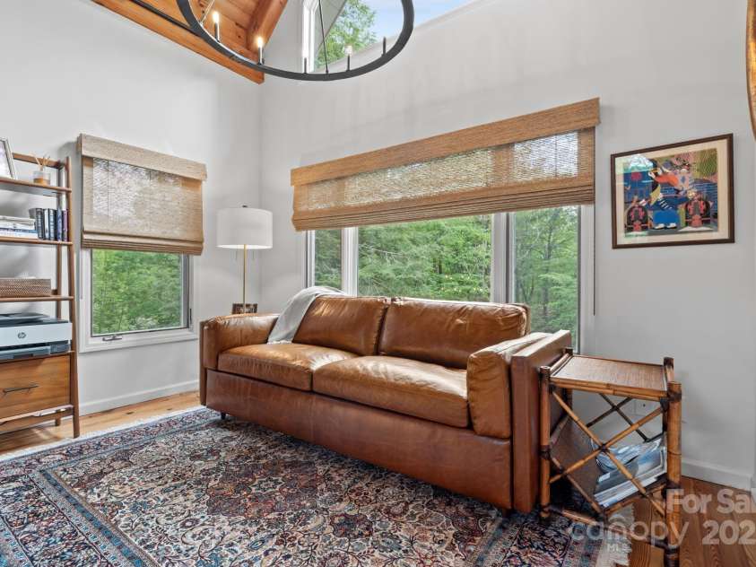 891 Crescent Trail, Highlands, NC 28741.  MLS# CAR4270133, YatesRealty ID 19103. Loft Area