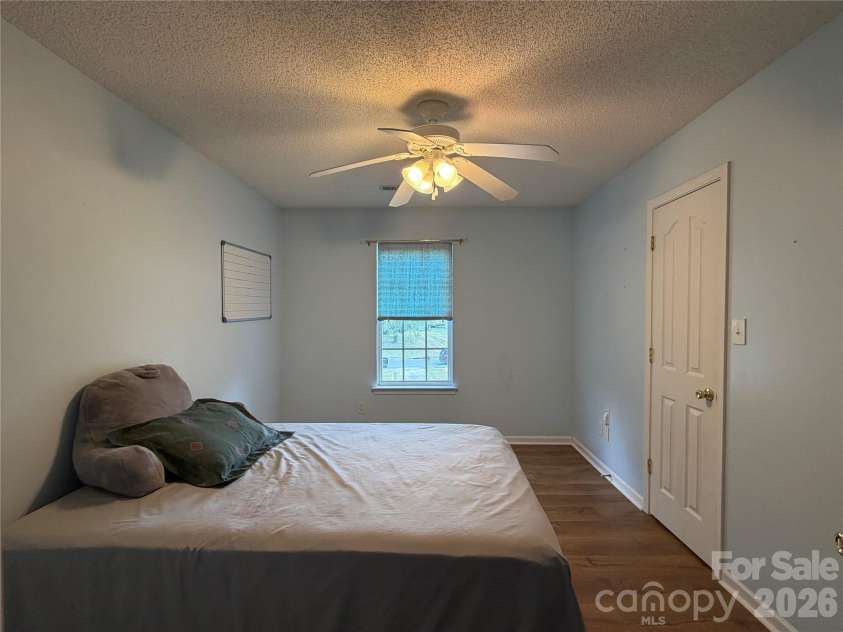 9541 Green Apple Drive, Charlotte, NC 28215.  MLS# CAR4426973, YatesRealty ID 19104. 