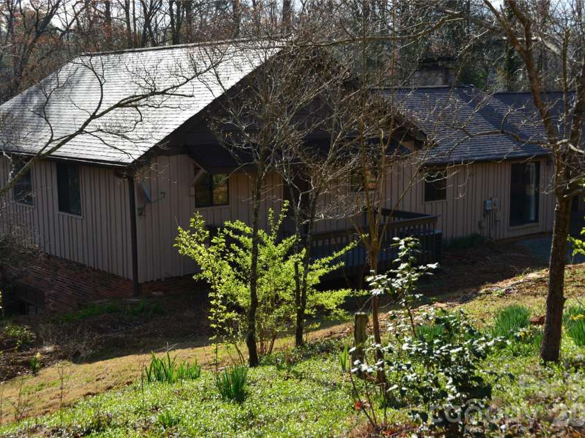 2305 Airport Road, Marion, NC 28752.  MLS# CAR4360278, YatesRealty ID 19105. 
