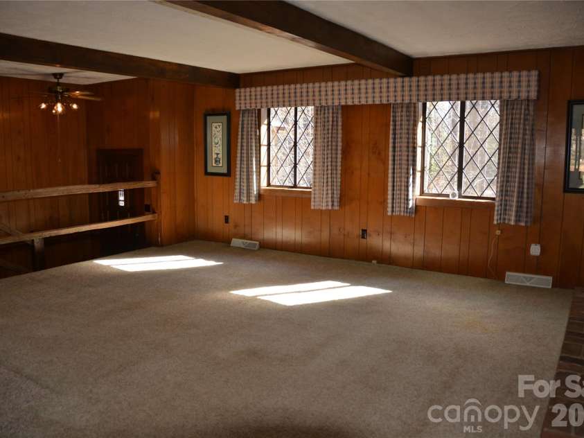 2305 Airport Road, Marion, NC 28752.  MLS# CAR4360278, YatesRealty ID 19105. 