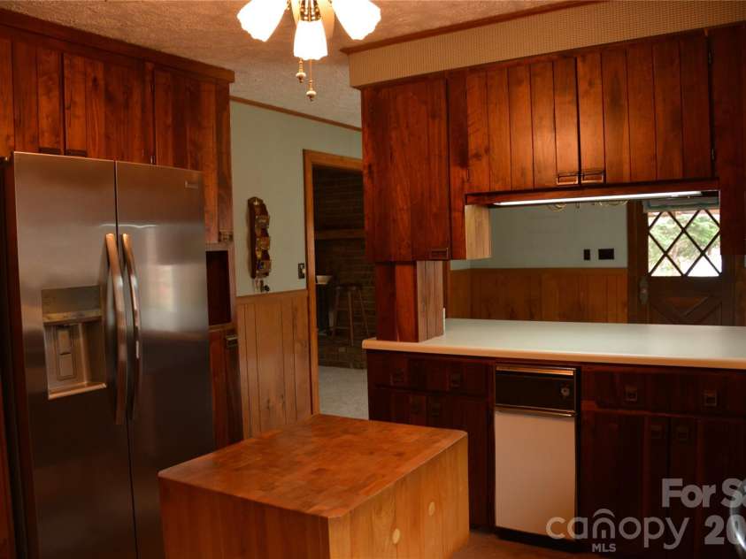 2305 Airport Road, Marion, NC 28752.  MLS# CAR4360278, YatesRealty ID 19105. 