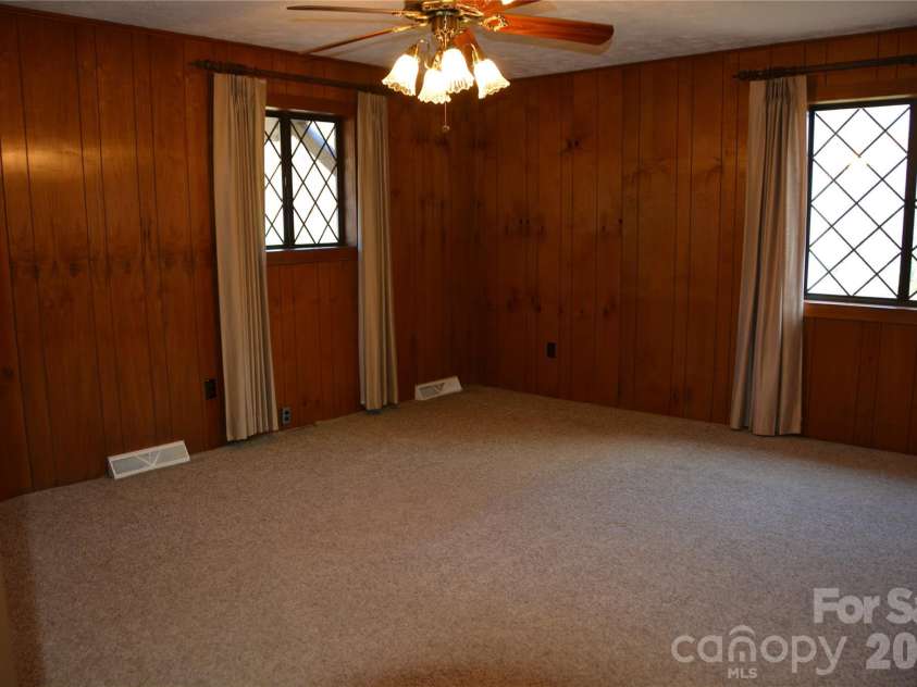 2305 Airport Road, Marion, NC 28752.  MLS# CAR4360278, YatesRealty ID 19105. 