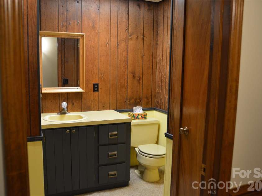 2305 Airport Road, Marion, NC 28752.  MLS# CAR4360278, YatesRealty ID 19105. Lower Bath