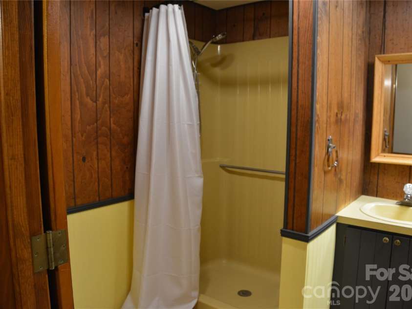 2305 Airport Road, Marion, NC 28752.  MLS# CAR4360278, YatesRealty ID 19105. Lower Bath