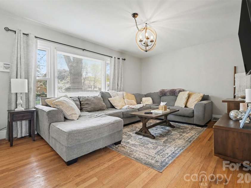2233 Stonewood Drive, Charlotte, NC 28210.  MLS# CAR4361182, YatesRealty ID 19106. 