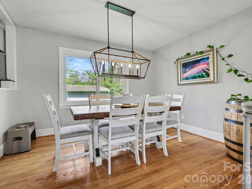 2233 Stonewood Drive, Charlotte, NC 28210.  MLS# CAR4361182, YatesRealty ID 19106. 
