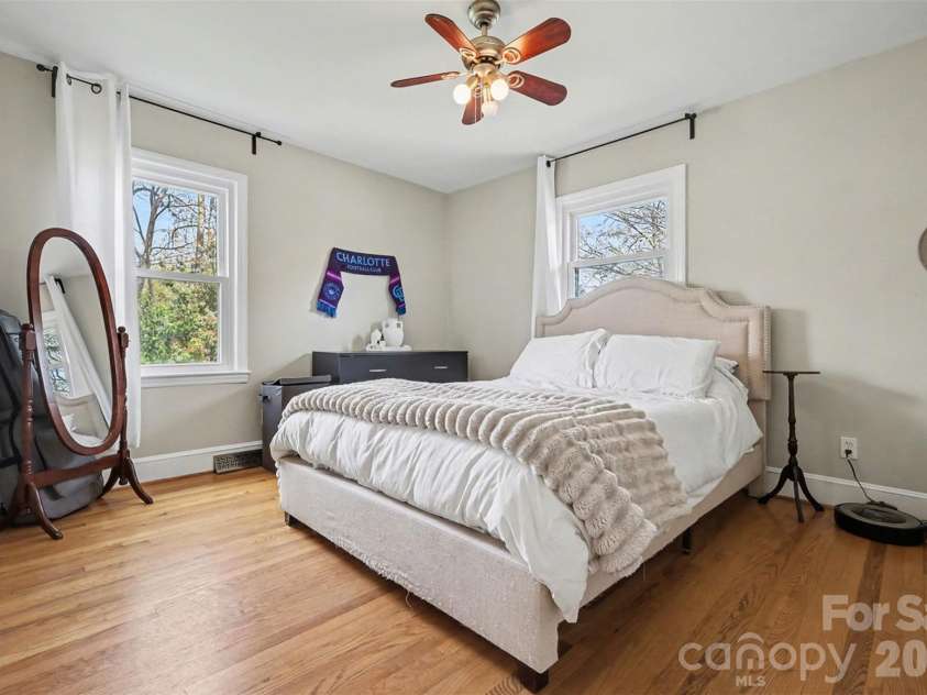 2233 Stonewood Drive, Charlotte, NC 28210.  MLS# CAR4361182, YatesRealty ID 19106. 