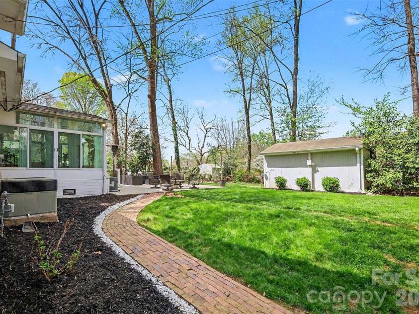 2233 Stonewood Drive, Charlotte, NC 28210.  MLS# CAR4361182, YatesRealty ID 19106. 