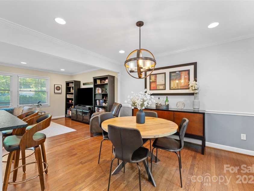 3329 Winnipeg Circle, Charlotte, NC 28210.  MLS# CAR4251015, YatesRealty ID 19106. 