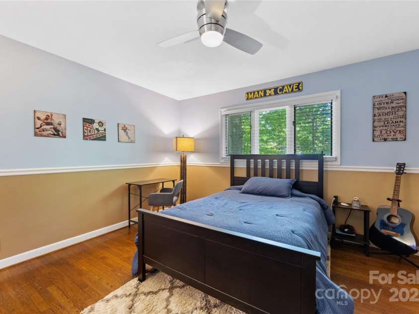 3329 Winnipeg Circle, Charlotte, NC 28210.  MLS# CAR4251015, YatesRealty ID 19106. 