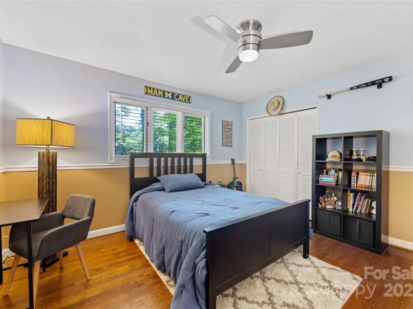 3329 Winnipeg Circle, Charlotte, NC 28210.  MLS# CAR4251015, YatesRealty ID 19106. 