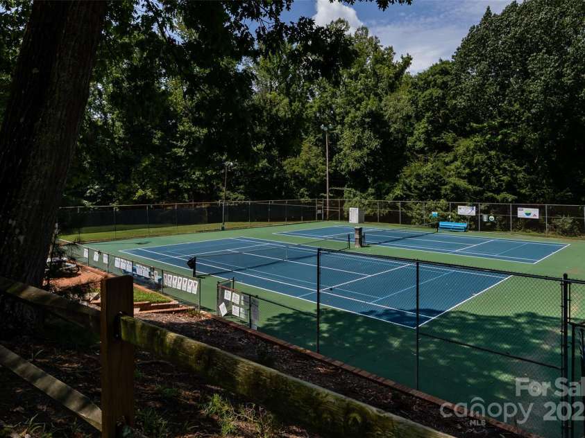 3329 Winnipeg Circle, Charlotte, NC 28210.  MLS# CAR4251015, YatesRealty ID 19106. Courts renovated in 2025 - Pool Renovated in 2020.