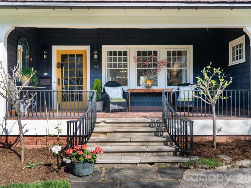 81 Edgemont Road, Asheville, NC 28801.  MLS# CAR4365917, YatesRealty ID 19107. 