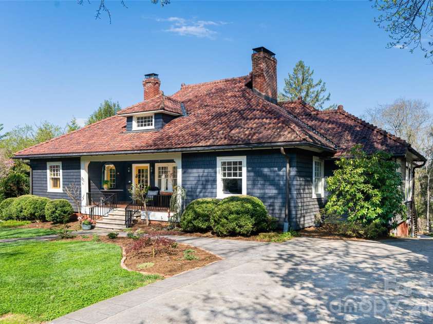 81 Edgemont Road, Asheville, NC 28801.  MLS# CAR4365917, YatesRealty ID 19107. 