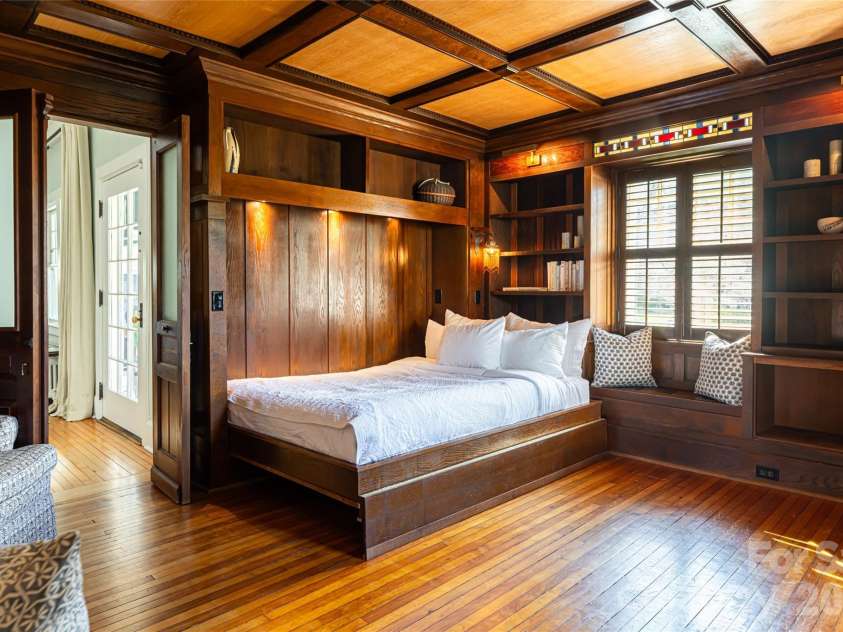 81 Edgemont Road, Asheville, NC 28801.  MLS# CAR4365917, YatesRealty ID 19107. Murphy Bed in Bedroom #4