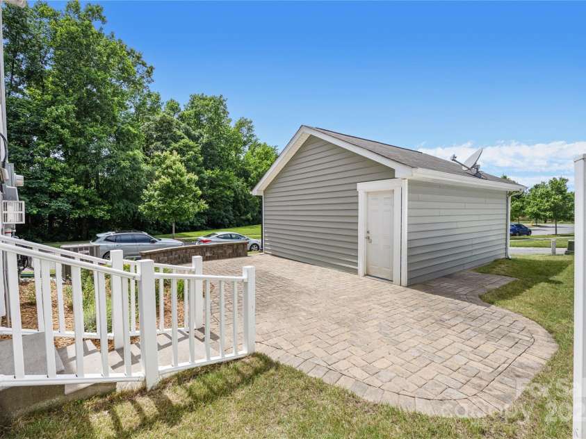 13107 Heath Grove Drive, Huntersville, NC 28078.  MLS# CAR4259470, YatesRealty ID 19108. 