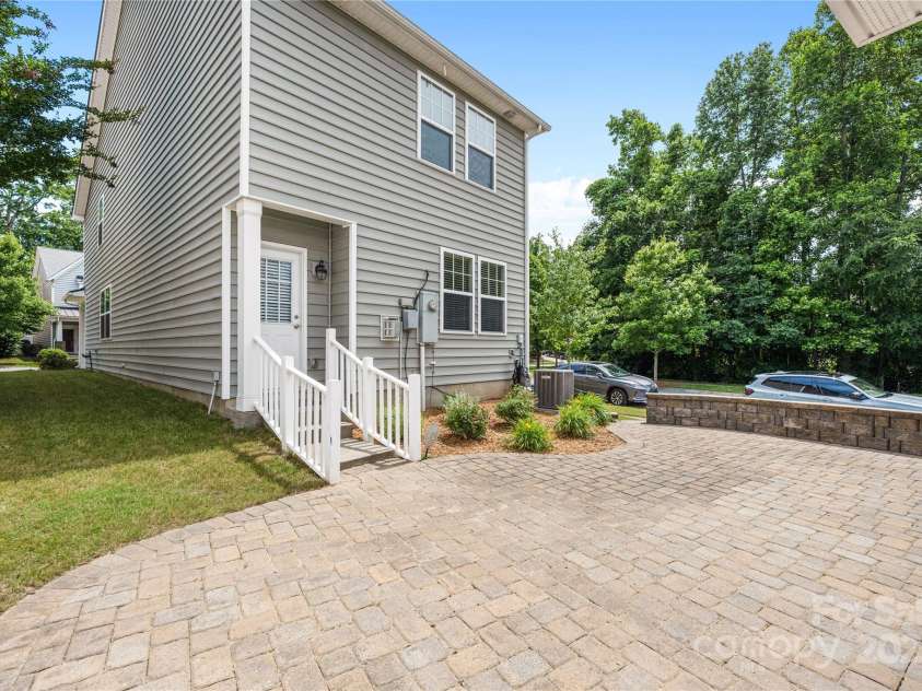 13107 Heath Grove Drive, Huntersville, NC 28078.  MLS# CAR4259470, YatesRealty ID 19108. 