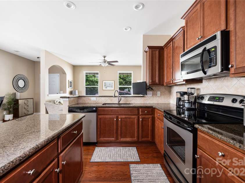 13107 Heath Grove Drive, Huntersville, NC 28078.  MLS# CAR4259470, YatesRealty ID 19108. 
