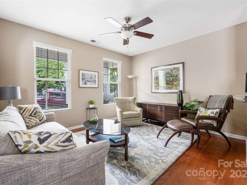 13107 Heath Grove Drive, Huntersville, NC 28078.  MLS# CAR4259470, YatesRealty ID 19108. Family room with lots of natural light.