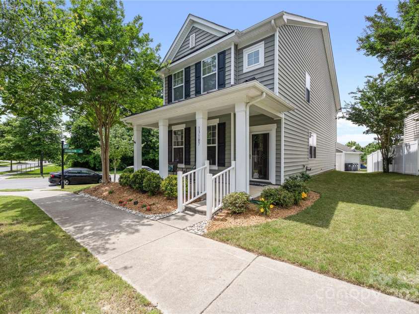 13107 Heath Grove Drive, Huntersville, NC 28078.  MLS# CAR4259470, YatesRealty ID 19108. Monteith Place is a great walking neighborhood.  Sidewalks and a walking trak around the pond.