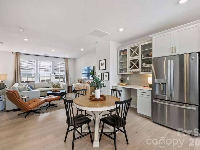 912 Mary Max Drive, Davidson, NC 28036.  MLS# CAR4386384, YatesRealty ID 19108. 