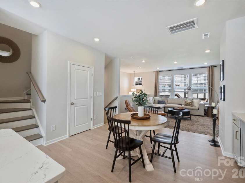 912 Mary Max Drive, Davidson, NC 28036.  MLS# CAR4386384, YatesRealty ID 19108. 