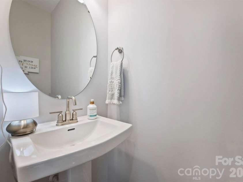 912 Mary Max Drive, Davidson, NC 28036.  MLS# CAR4386384, YatesRealty ID 19108. 