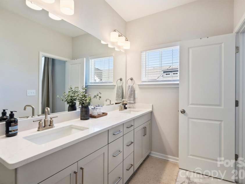 912 Mary Max Drive, Davidson, NC 28036.  MLS# CAR4386384, YatesRealty ID 19108. 