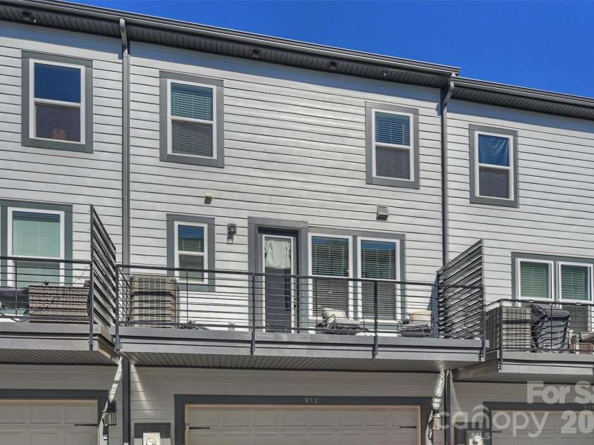 912 Mary Max Drive, Davidson, NC 28036.  MLS# CAR4386384, YatesRealty ID 19108. 