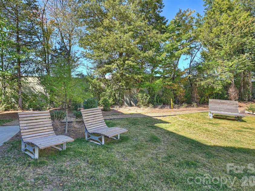 912 Mary Max Drive, Davidson, NC 28036.  MLS# CAR4386384, YatesRealty ID 19108. 