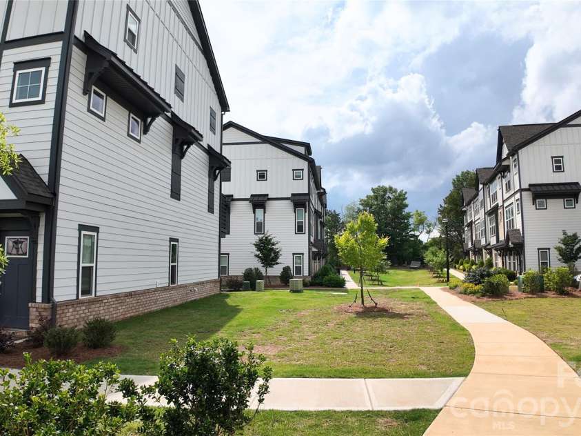 912 Mary Max Drive, Davidson, NC 28036.  MLS# CAR4386384, YatesRealty ID 19108. 