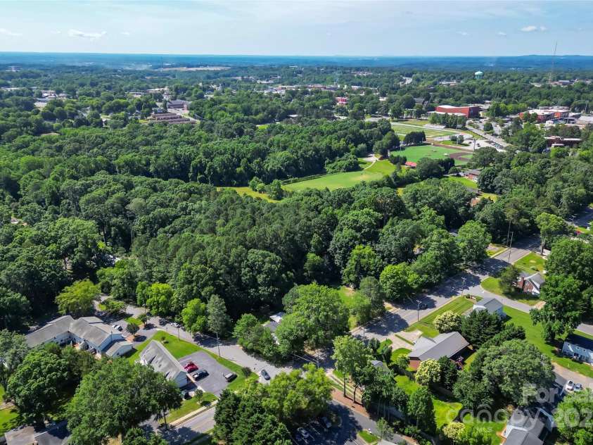 1072 5th Street, Hickory, NC 28601.  MLS# CAR4266765, YatesRealty ID 19109. 