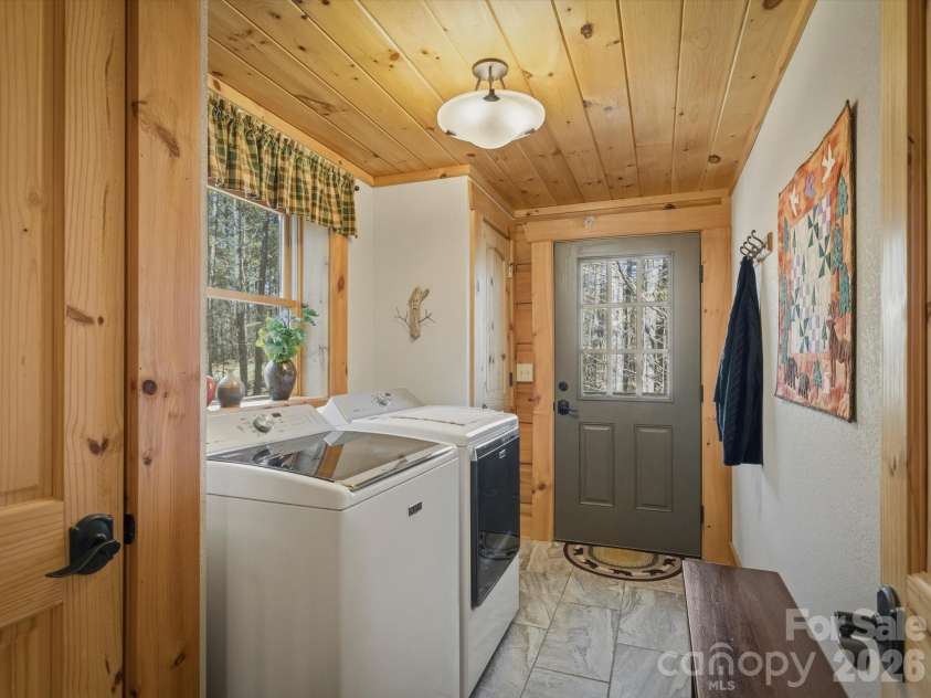 1016 Horizon Trail, Nebo, NC 28761.  MLS# CAR4343167, YatesRealty ID 1911. 