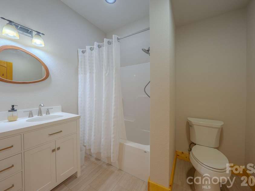 1016 Horizon Trail, Nebo, NC 28761.  MLS# CAR4398740, YatesRealty ID 1911. Basement Full Bathroom