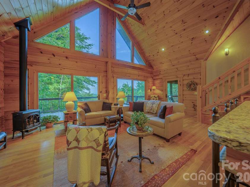 1016 Horizon Trail, Nebo, NC 28761.  MLS# CAR4398740, YatesRealty ID 1911. Wall of windows