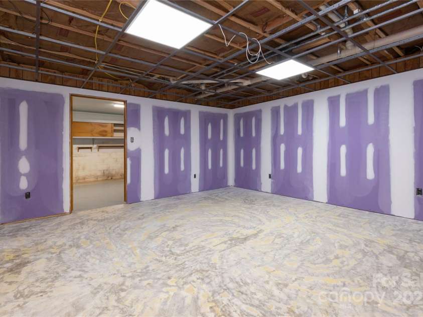 3601 Conleys Creek Road, Whittier, NC 28789.  MLS# CAR4231007, YatesRealty ID 1911. Family Room