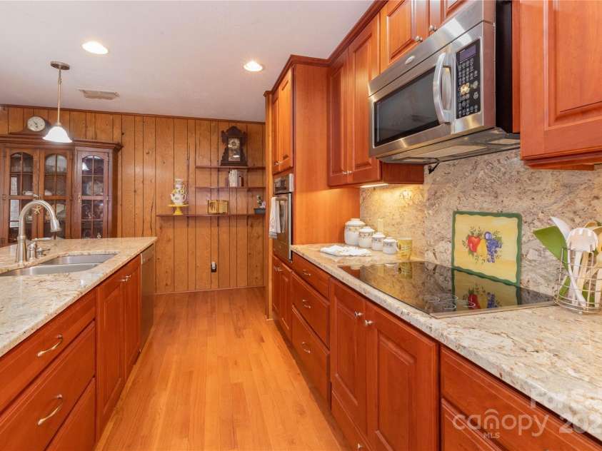 3601 Conleys Creek Road, Whittier, NC 28789.  MLS# CAR4231007, YatesRealty ID 1911. Kitchen