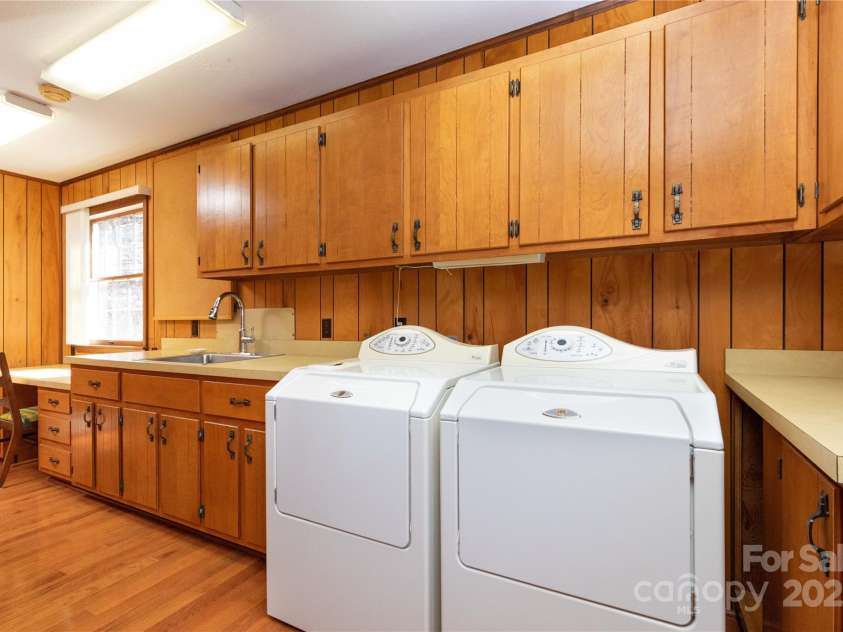3601 Conleys Creek Road, Whittier, NC 28789.  MLS# CAR4231007, YatesRealty ID 1911. Laundry Room