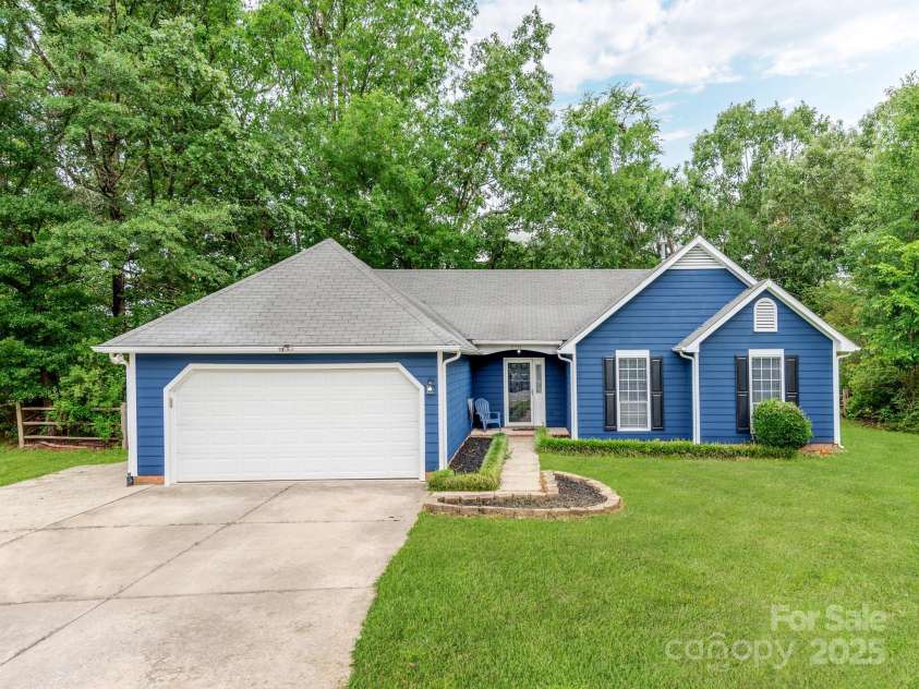 10736 Spruce Mountain Road, Charlotte, NC 28214.  MLS# CAR4263827, YatesRealty ID 19110. 